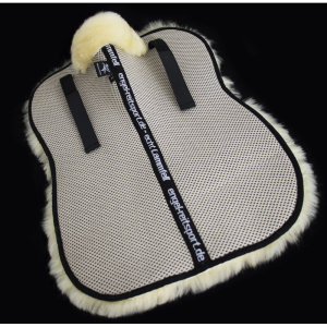 AirTec V-Line Lammfell Sattelkissen Fellkranz vorne med-3